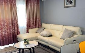 Luxuriously Finished 2 Bedroom
